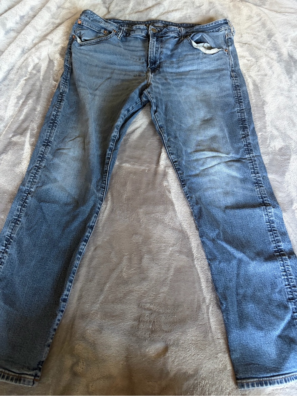 Athletic fit men’s American eagle  Blue Denim Jeans - Comfortable 40x32